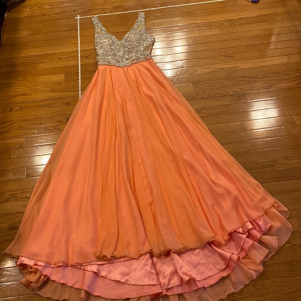 2nd hand prom dress shop